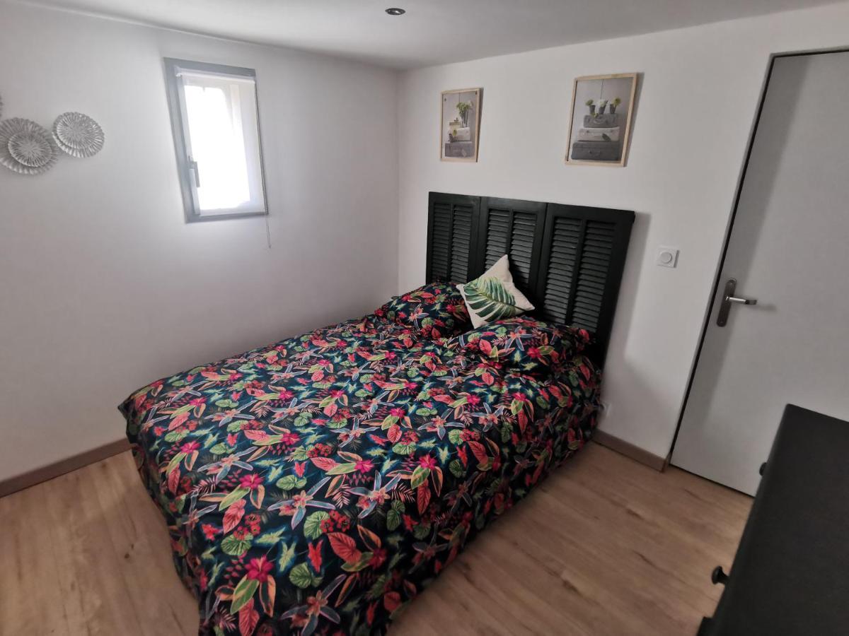 Gite 2 Chambres Avec Piscine Sernhac Zewnętrze zdjęcie
