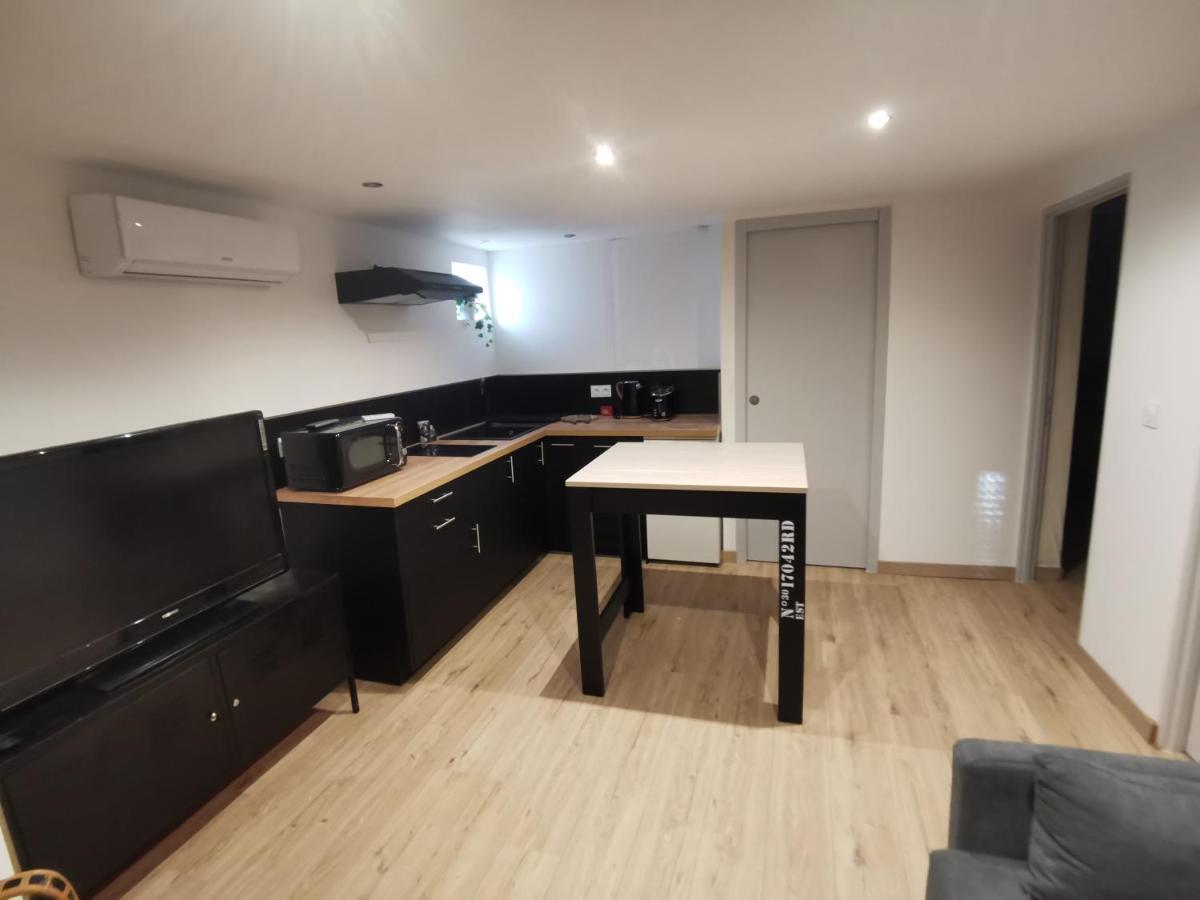 Gite 2 Chambres Avec Piscine Sernhac Zewnętrze zdjęcie